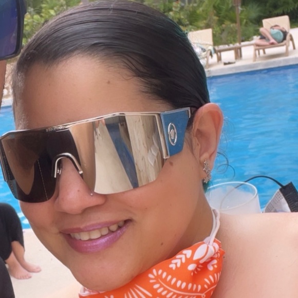 Silver oversized Versace sunglasses - Picture 9 of 9